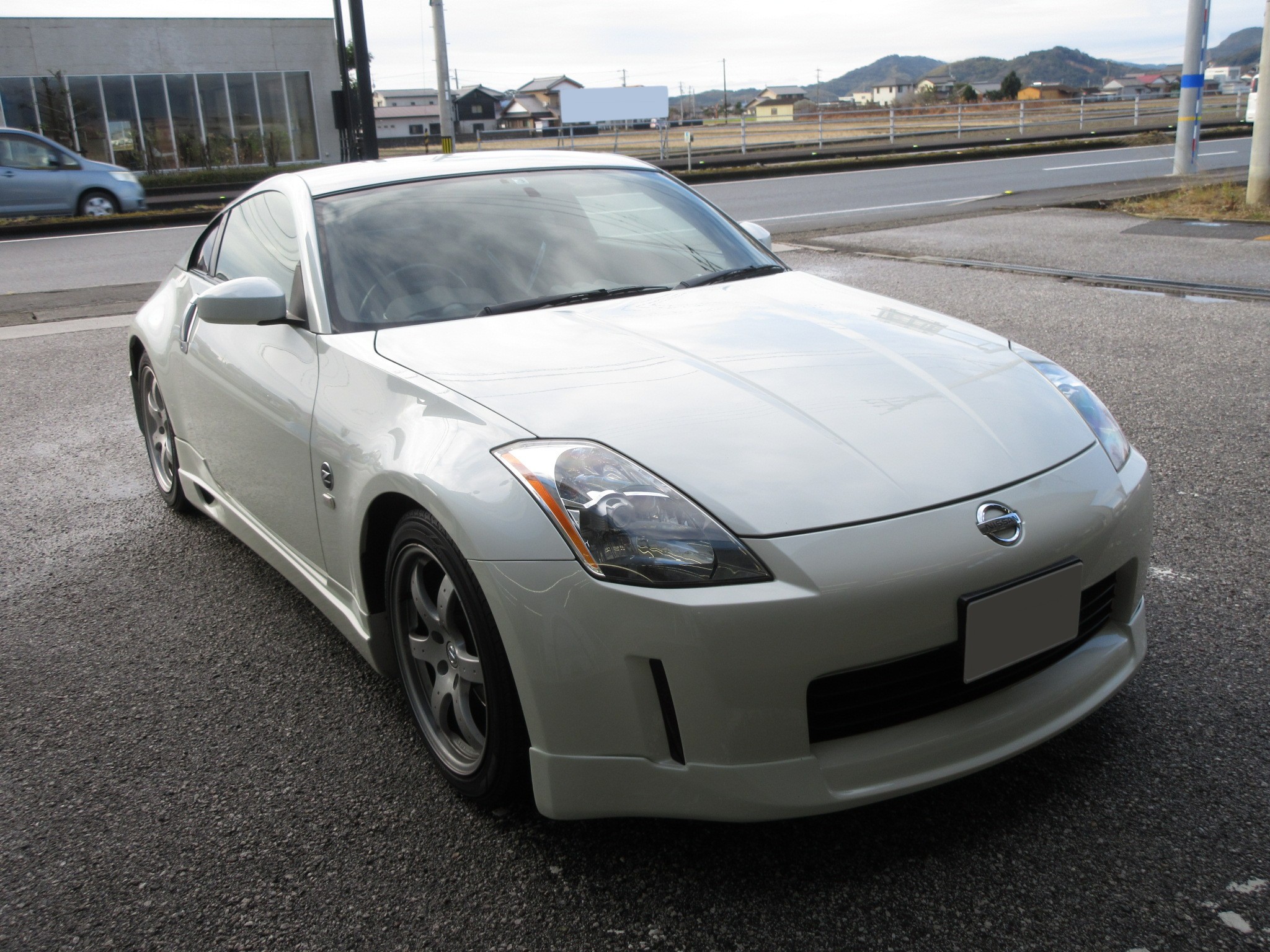 純正シートがお疲れ気味だったフェアレディz Z33 に レカロシートを2脚セットで取り付けました 日産 フェアレディz 店長アサコのブログ コクピット 55 車のカスタマイズにかかわるスタッフより