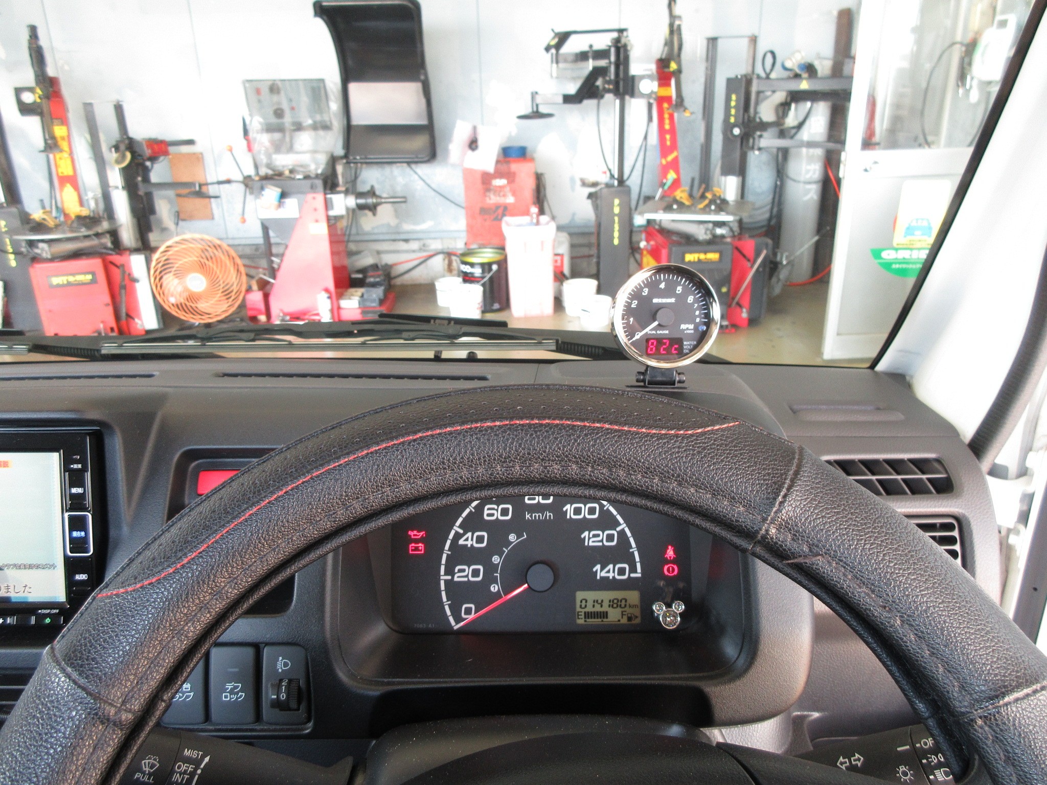 カプラーオンの簡単装着とデュアル表示が人気の理由 Pivot Dual Gauge Pro を2台のお車に取り付けました スズキ アルトワークス 店長アサコのブログ コクピット 55 車のカスタマイズにかかわるスタッフより