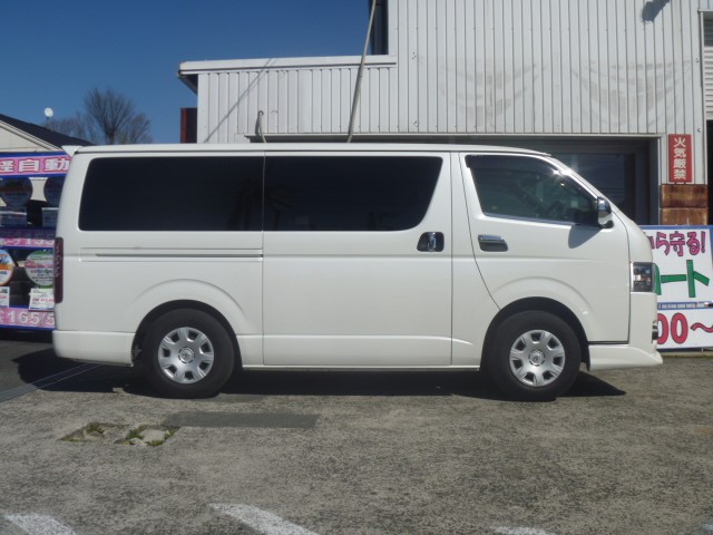 荷物で傾いた車の姿勢を正そう トヨタ ハイエース 足まわり サスペンション ブレーキ 足まわり サスペンション ブレーキ その他足回り関連パーツ アフターパーツ取り付け事例 コクピット 麻生 お店の得意技紹介