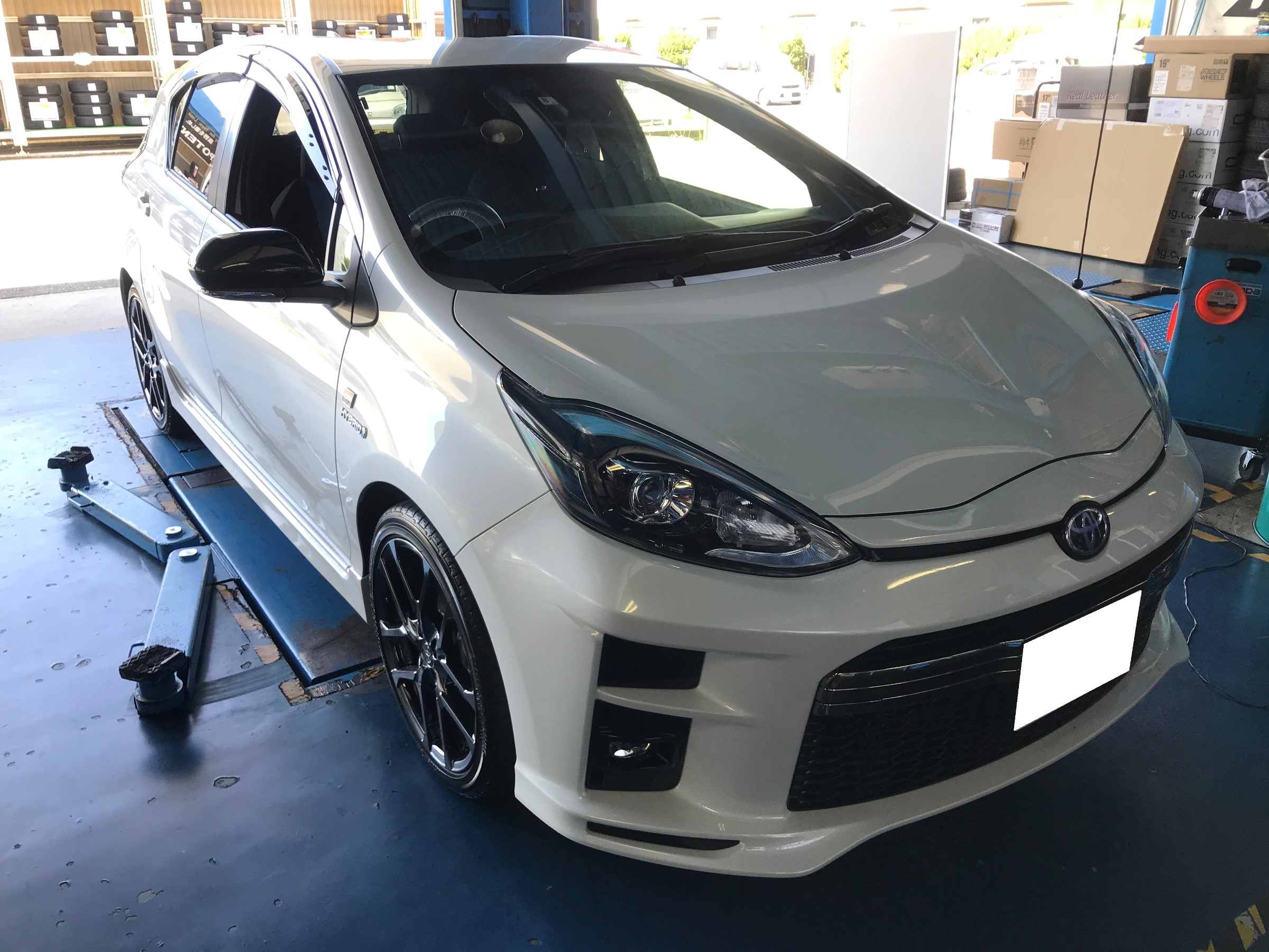 アクア Gr Sport Ledウィンカー タイヤ空気圧モニタリングシステム Tpms 取り付け トヨタ アクアgrスポーツ Hid Led その他電装系 スタッフ日記 スタイルコクピット ズーム 車のカスタマイズにかかわるスタッフより
