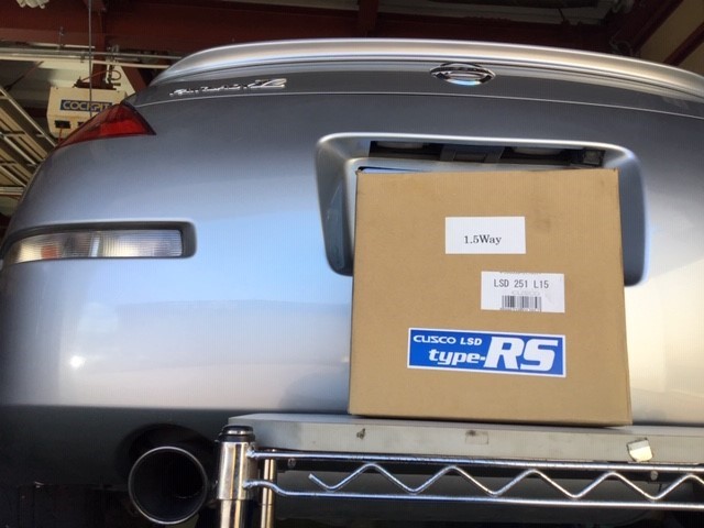 フェアレディZ33にデフ装着・レカロシート取り付け | 日産