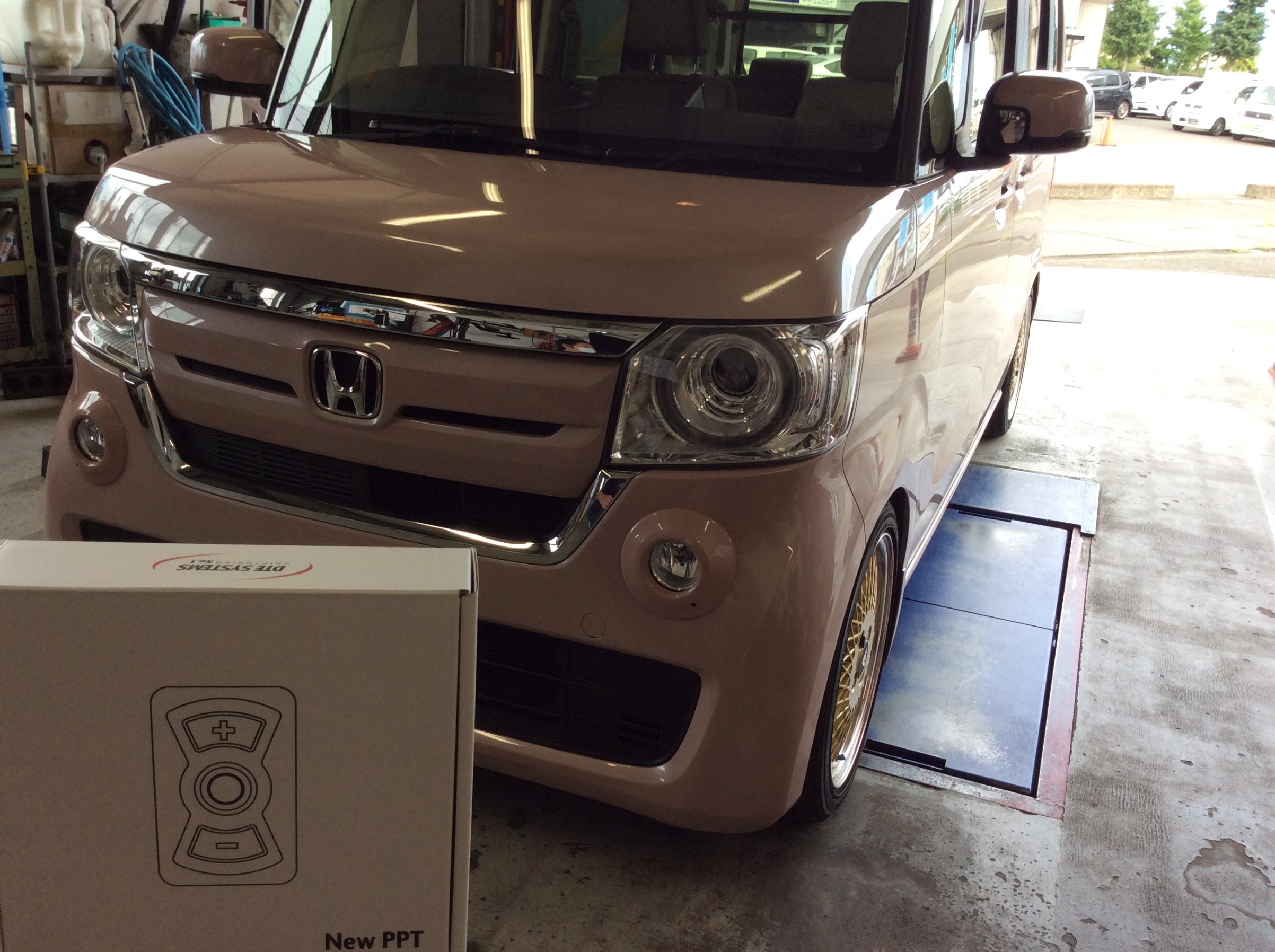 ホンダN-BOX JF3 スロットルコントローラー取り付け | ホンダ N