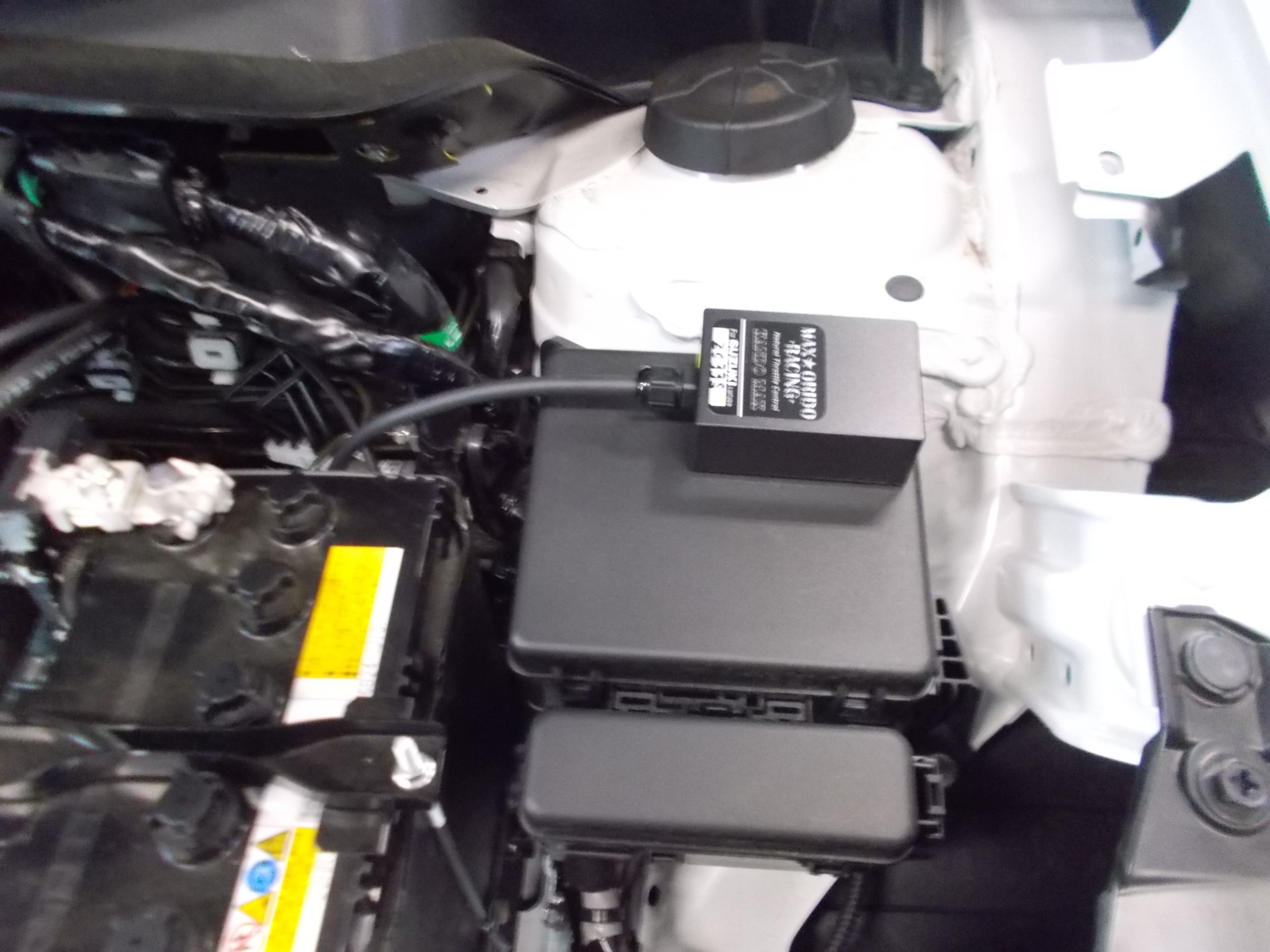 スイフト：MAX ORIDO RACING：スロットルコントロール（zc32s） スイフト：MAX ORIDO RACING：スロットルコントロール（zc32s） 爆売れ