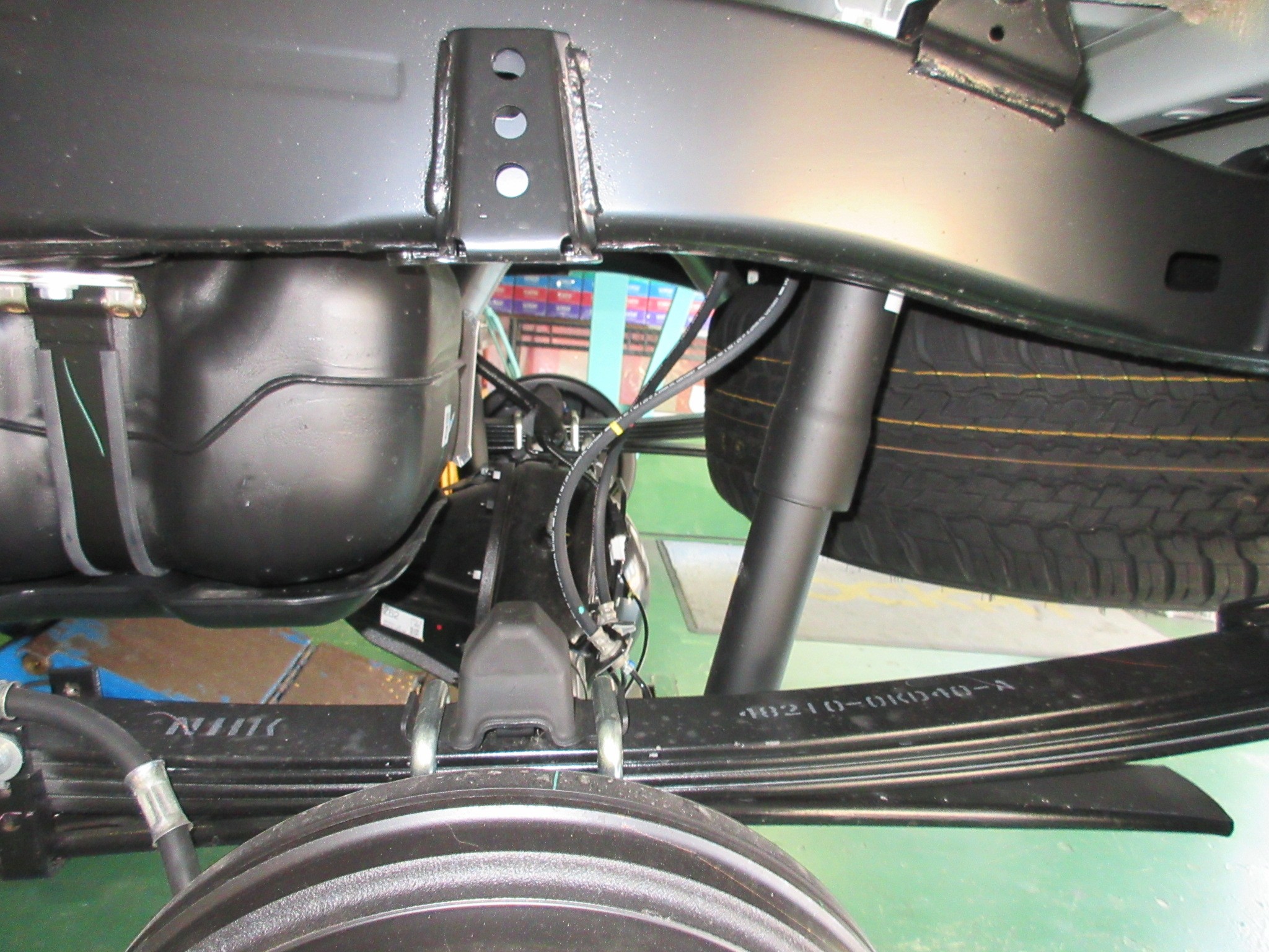 週末セール　ハイラックス GUN125 純正　足回り　1台分セット 新車外し ハイラックス GUN125 純正足回り1台分セット 新車外し