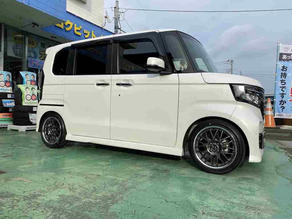 N Boxカスタム Wedsマーベリック709m ダウンサス アライメント ホンダ N Boxカスタム ホイール ホイール 4輪トータルアライメント測定 調整 スタッフ日記 コクピット コジマ 車のカスタマイズにかかわるスタッフより
