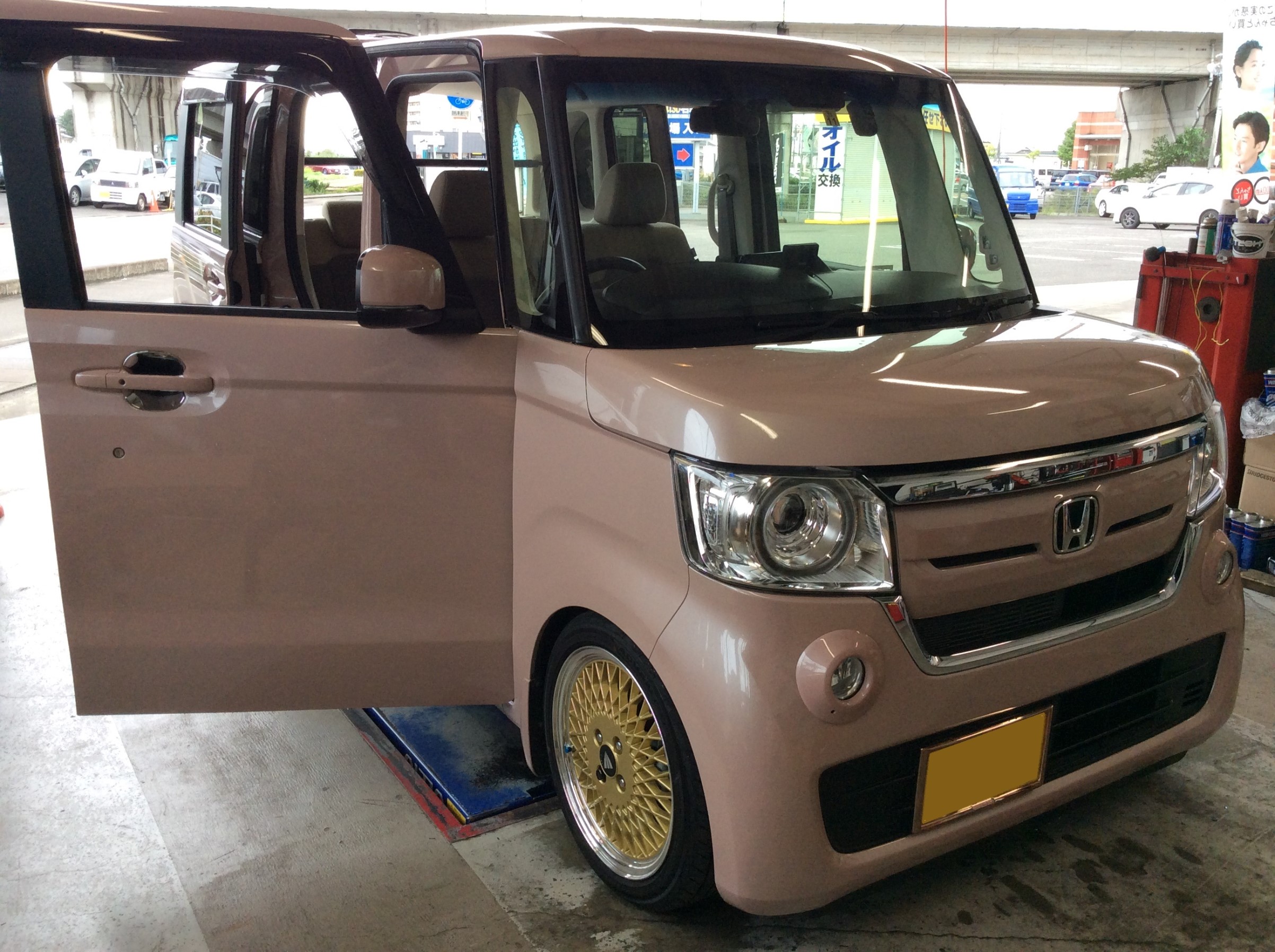 ホンダn Box Jf3 レカロシート取り付け カスタマイズ別ショーケース コクピット 名取 お店の取付加工事例紹介