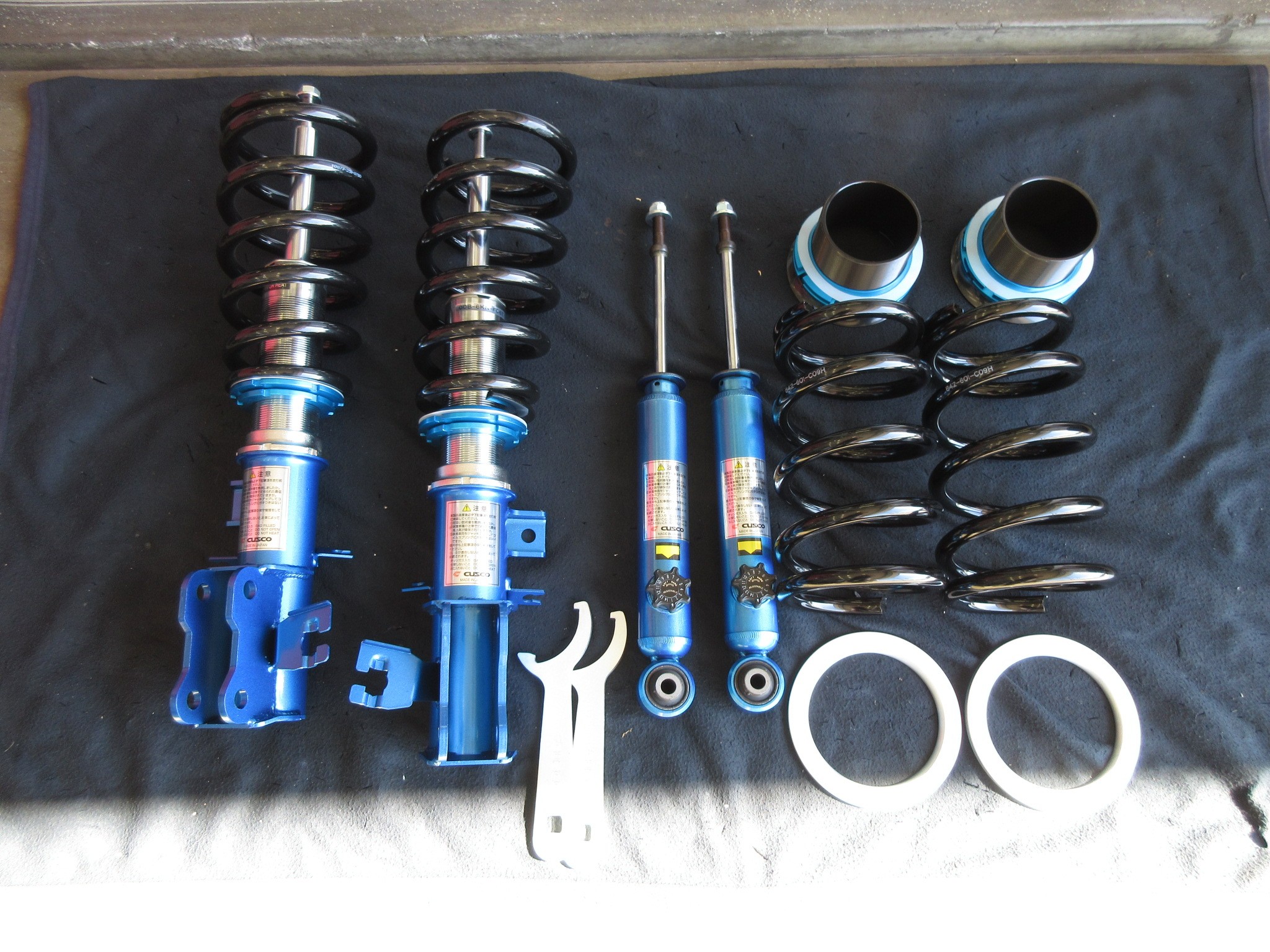 派手さを抑えながらも抜群の存在感 エルグランド Pe52 Work Schwert Quell Potenza S007a オーナーズカーインデックス カスタマイズカー紹介 コクピット 55 お客さまの車高調 ドレスアップ カスタマイズなど加工取付事例車両の紹介