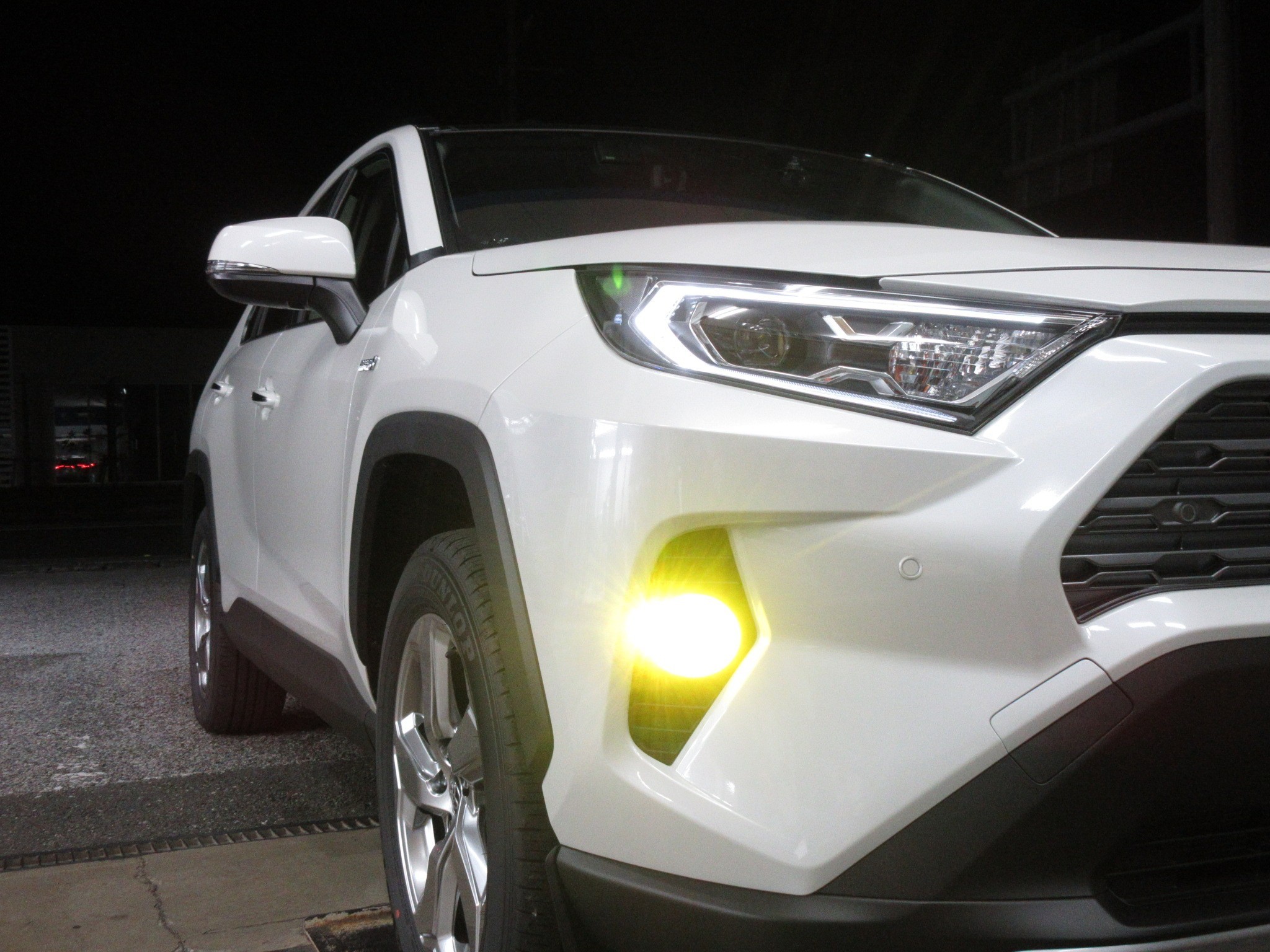 こだわりパーツ満載で、目指したのは “楽しすぎるSUV！” RAV4