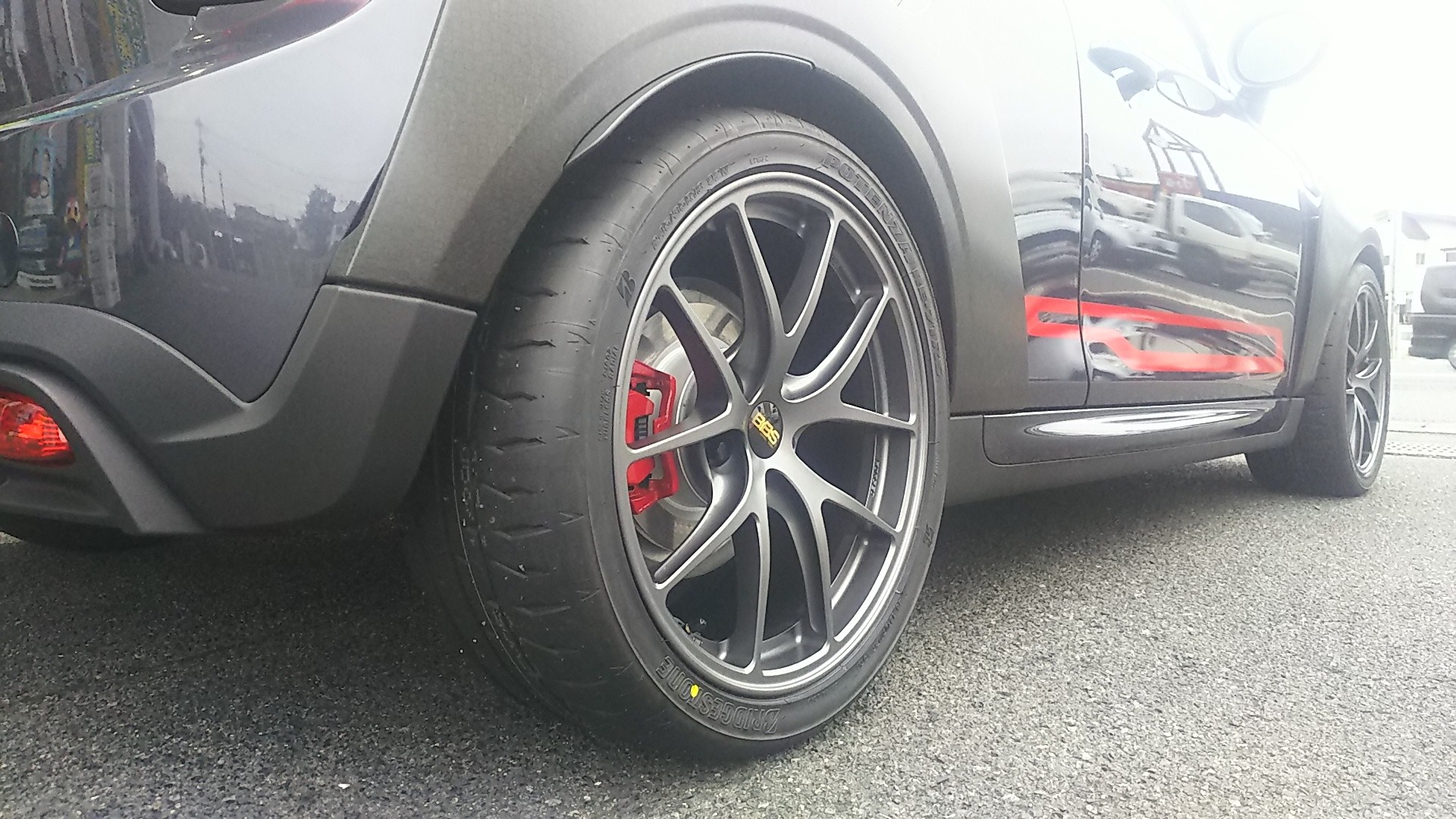 マットカラーにこそ ホイールガラスコーティング Part2 ミニ スタッフ日記 コクピット モリオカ 車 のカスタマイズにかかわるスタッフより