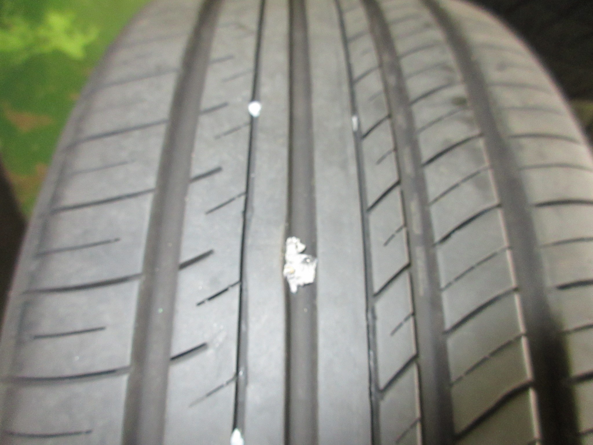 ロードサービスでパンク修理したものの トヨタ プリウス タイヤ タイヤ パンク修理 Staff日記 コクピット さつま貝塚 車 のカスタマイズにかかわるスタッフより