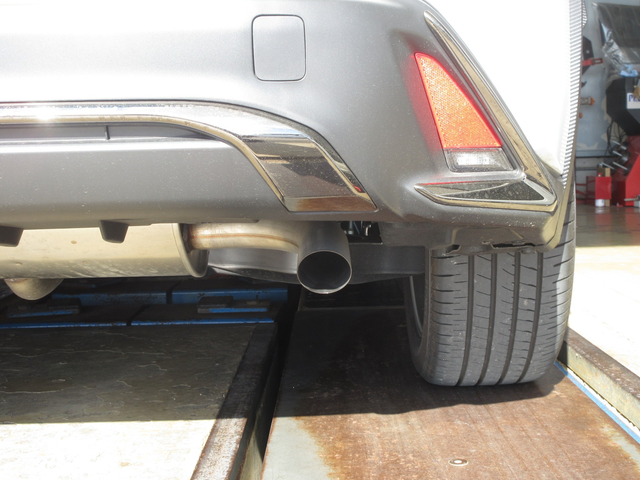 レクサスux 純正マフラー