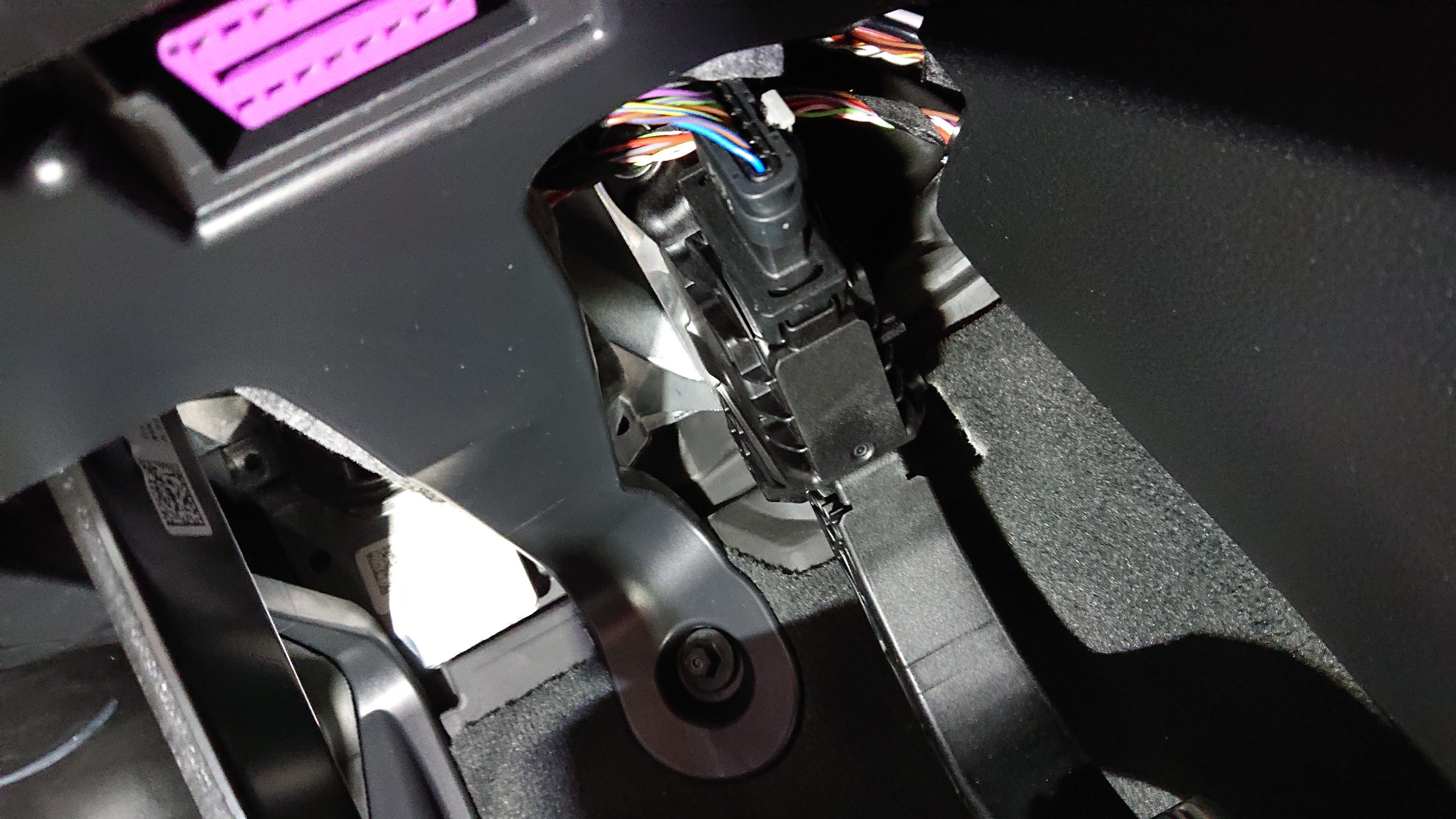 DTE SYSTEMS スロットルコントローラー New PPT の取付 ／ Audi