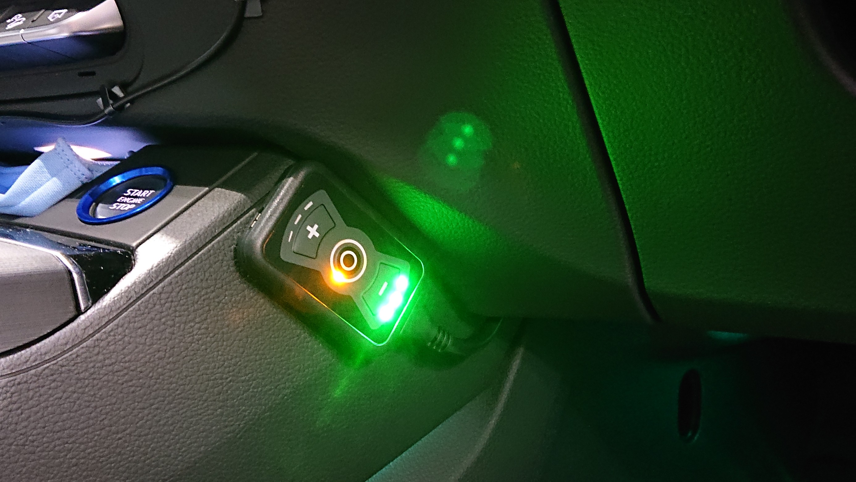 DTE SYSTEMS スロットルコントローラー New PPT の取付 ／ Audi