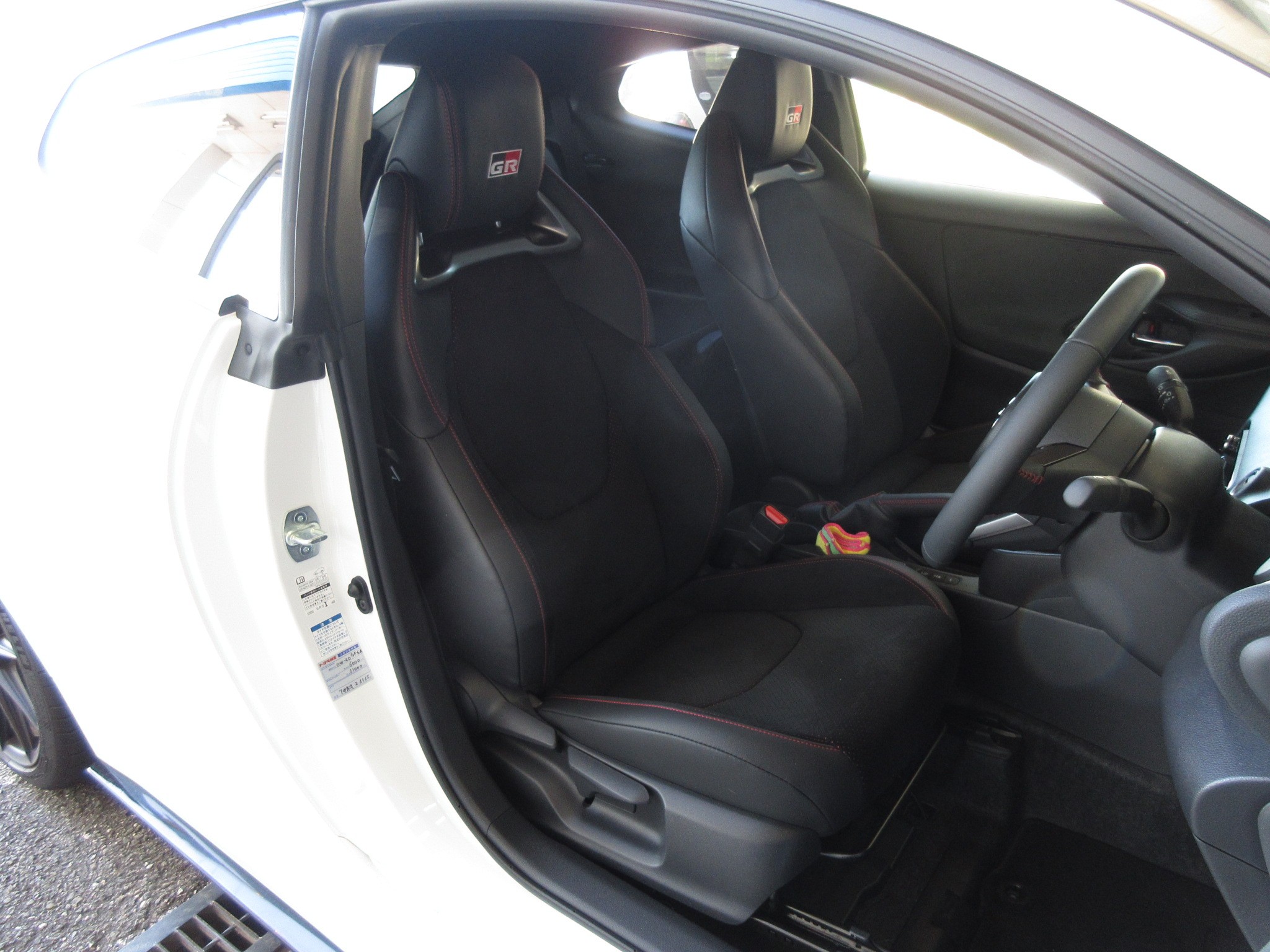 GRヤリス 新車外し 純正シート 2脚