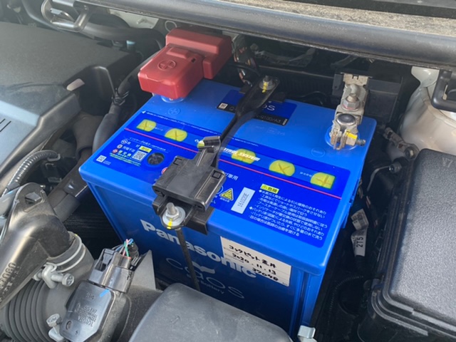 Toyota Vitz Rs G S Ncp131 Panassonic Caos Q 100 アイドリングストップ車用バッテリー交換 トヨタ ヴィッツrs G S メンテナンス オイル バッテリー他 ランフラットタイヤ取扱 スタッフ 日記 コクピット 荒井 車のカスタマイズにかかわるスタッフより