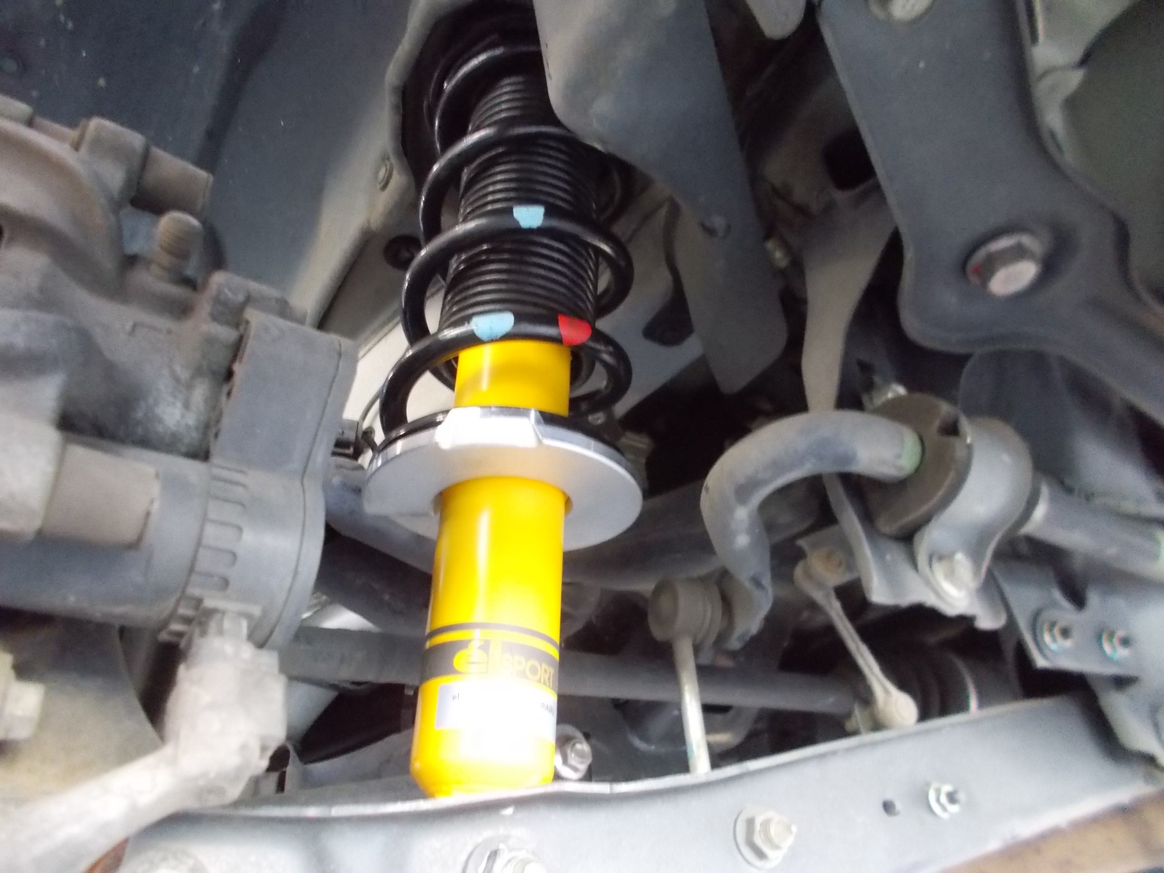 レヴォーグ 純正ビルシュタイン対応、ラック製「グレードアップ