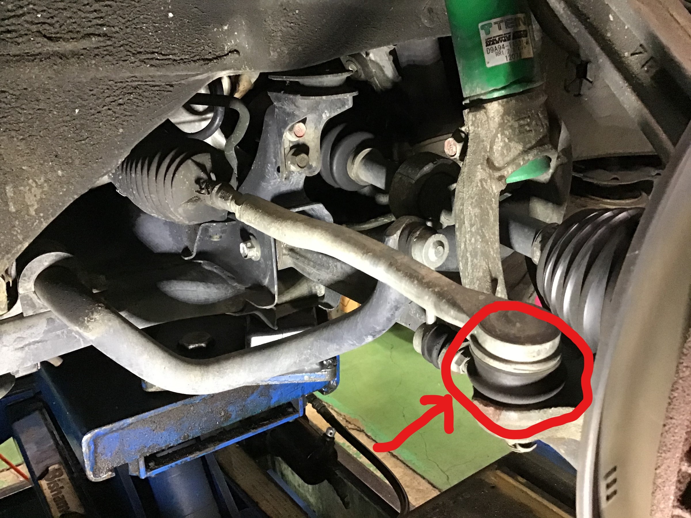 エリシオン車高調交換 リフレッシュ Part１ ホンダ エリシオン 足まわり サスペンション ブレーキ タイヤ センターフィット取り付け アフターパーツ取り付け事例 コクピット 麻生 お店の得意技紹介