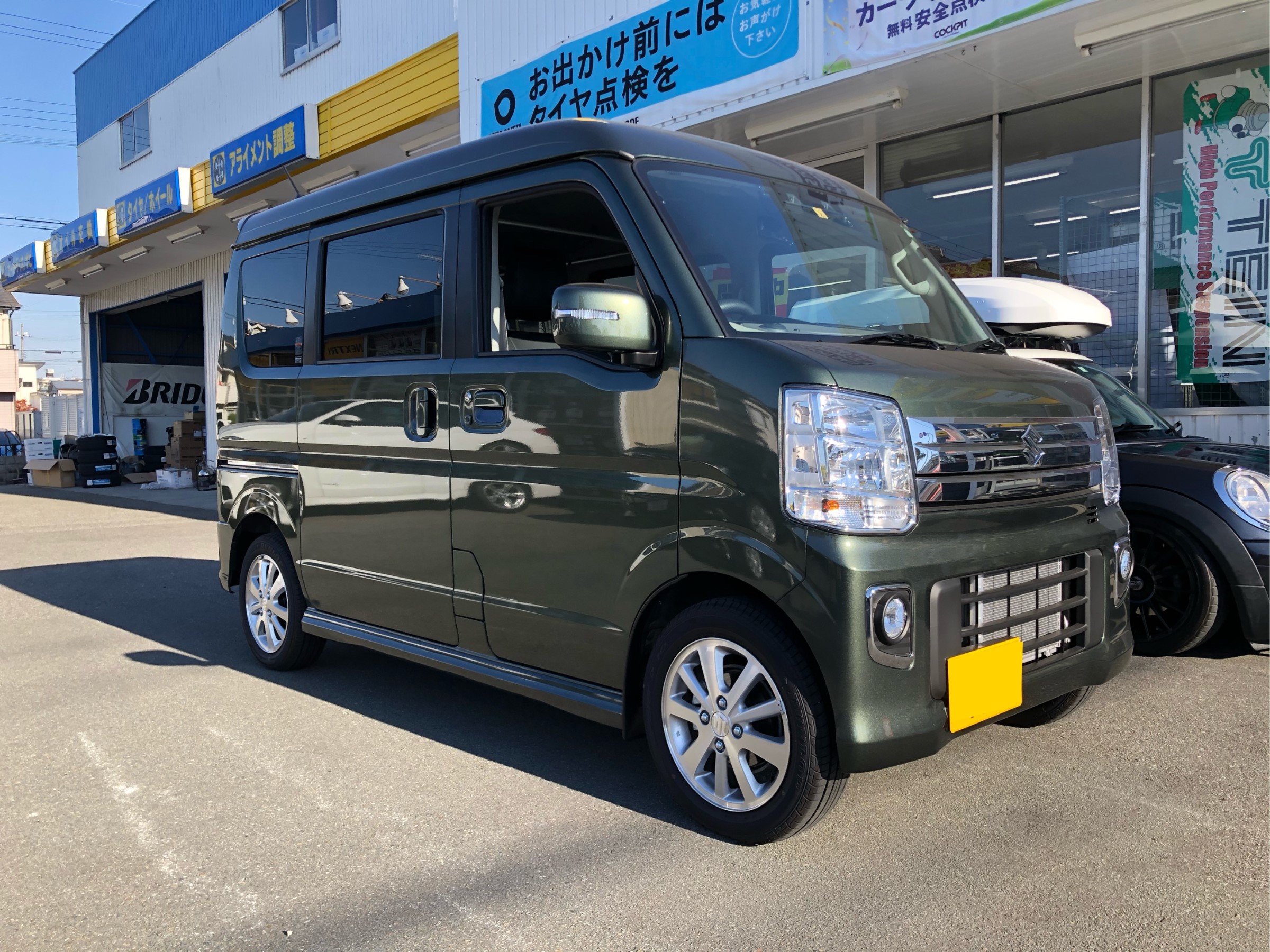 スズキエブリイに履いてました。