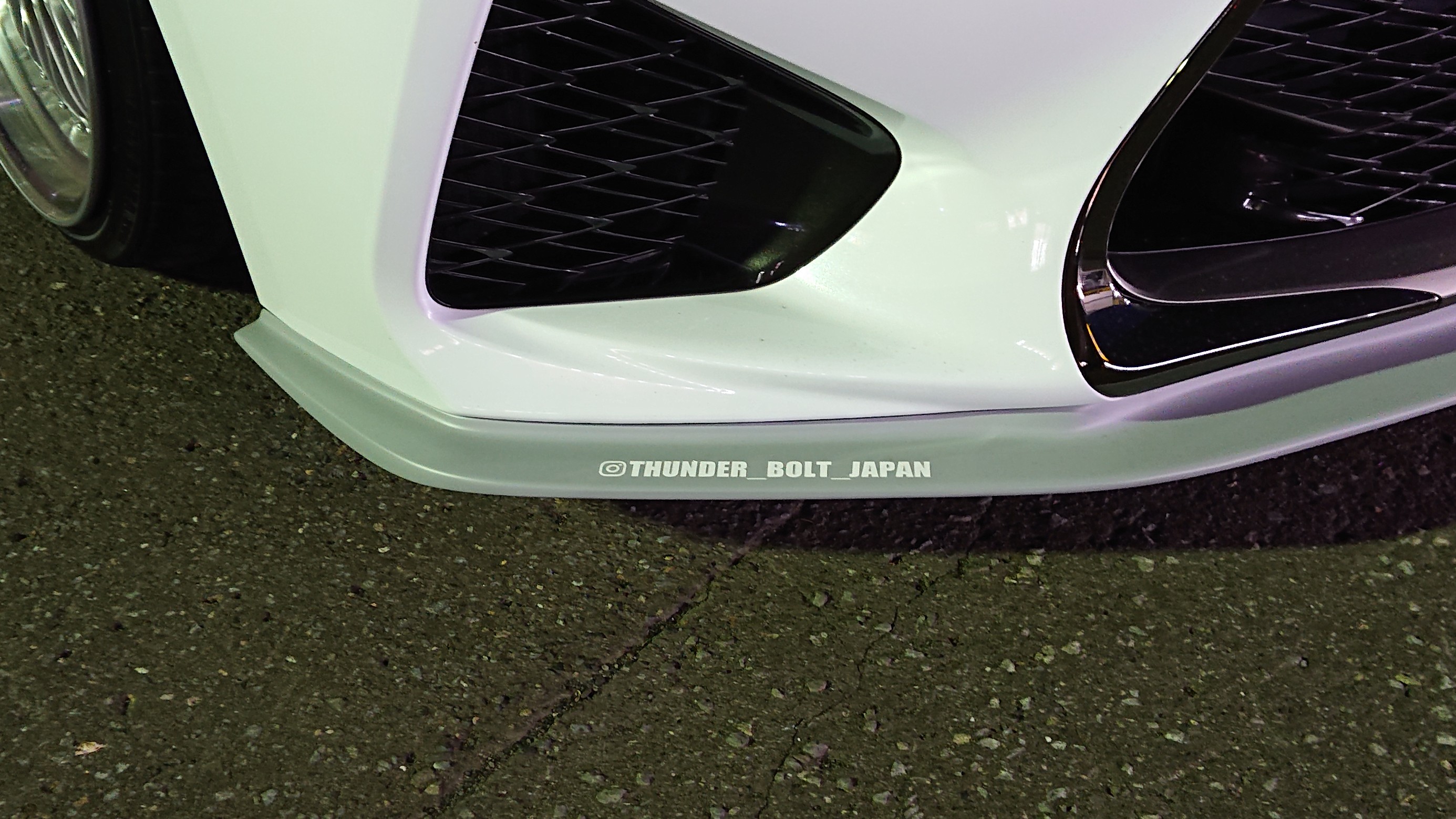 サンダーボルト ジャパン の新商品 鍛造チタニウム M8 ドア