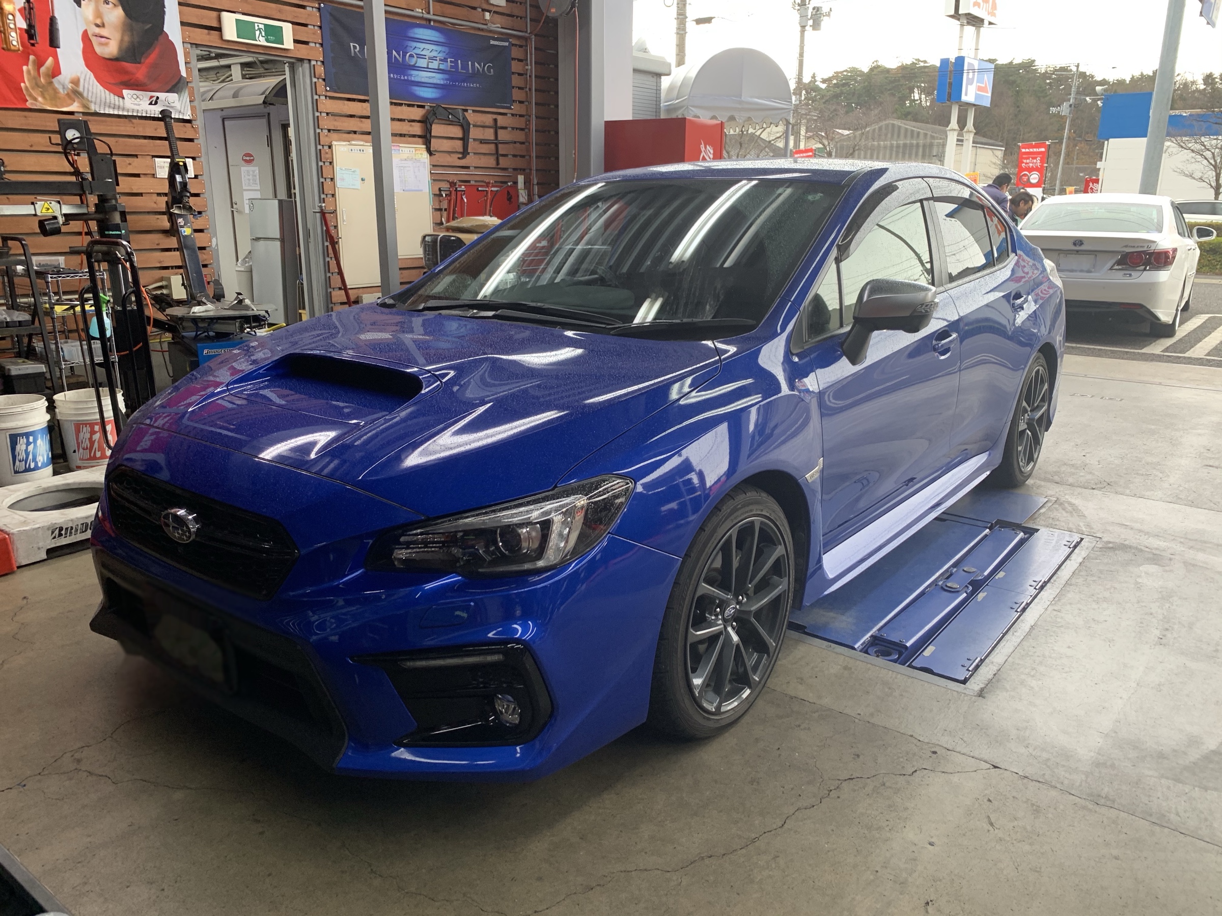 Wrx S4 クスコ車高調お取り付け スバル Wrx S4 スタッフ 日記 コクピット 荒井 車のカスタマイズにかかわるスタッフより