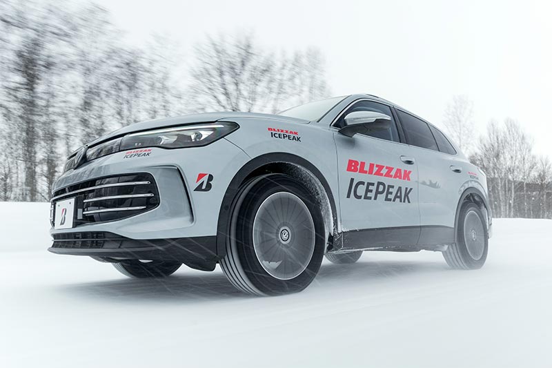 世界の道で鍛え上げたスタッドレスタイヤ「BLIZZAK ICEPEAK」